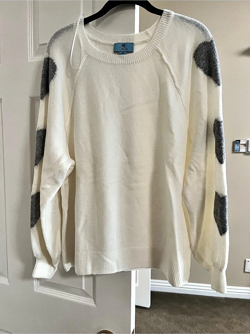 CeCe Heart Sleeve Sweater Crew Neck in White & Gray Valentines